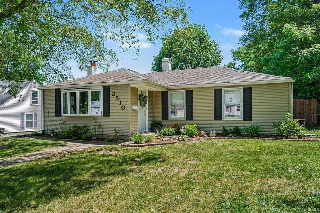 2510 Woodmont Drive, South Bend, IN 46614