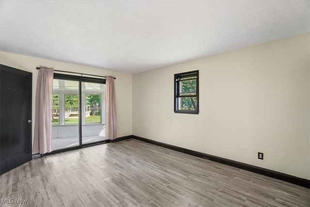 2712 Sycamore Lane, Stockport, OH 43787