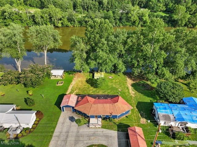 2712 Sycamore Lane, Stockport, OH 43787