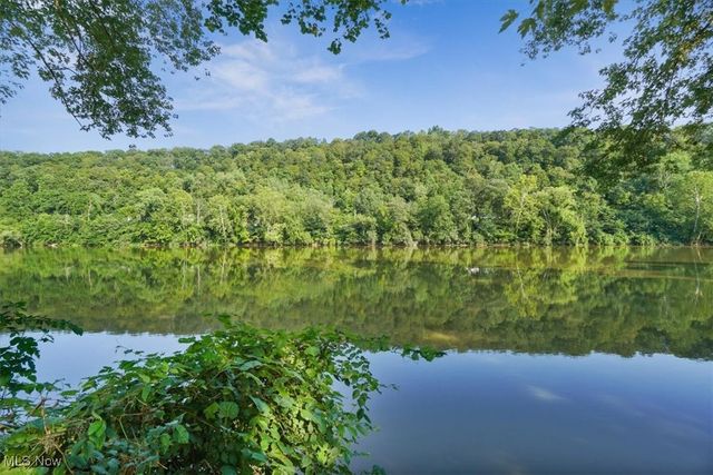 2712 Sycamore Lane, Stockport, OH 43787