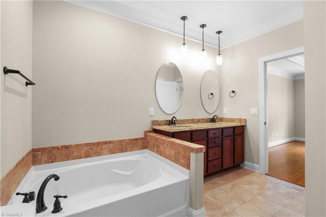 1444 Neville Gardens Lane, Winston-salem, NC 27103
