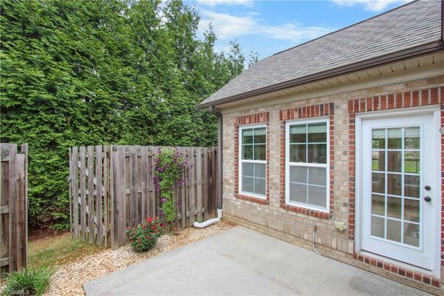 1444 Neville Gardens Lane, Winston-salem, NC 27103