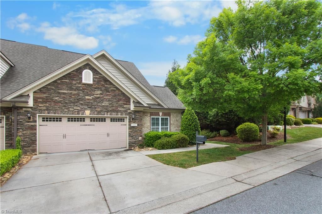1444 Neville Gardens Lane, Winston-salem, NC 27103