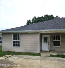 8700 Spring Avenue, A, Ocean Springs, MS 39564