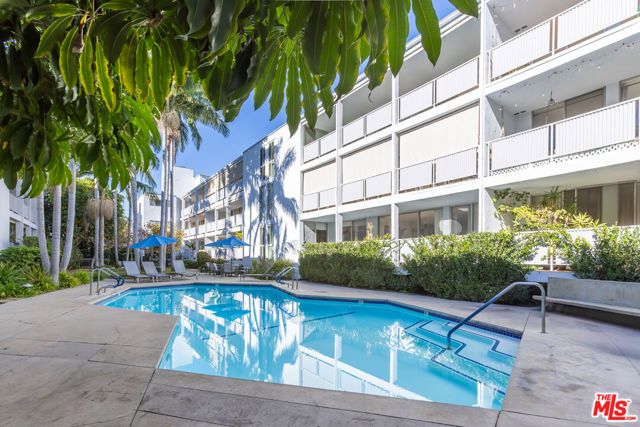 848 N Kings Road 102, West Hollywood, CA 90069