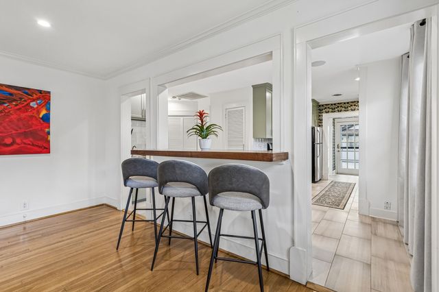 1419 S Montreal Avenue, Dallas, TX 75208