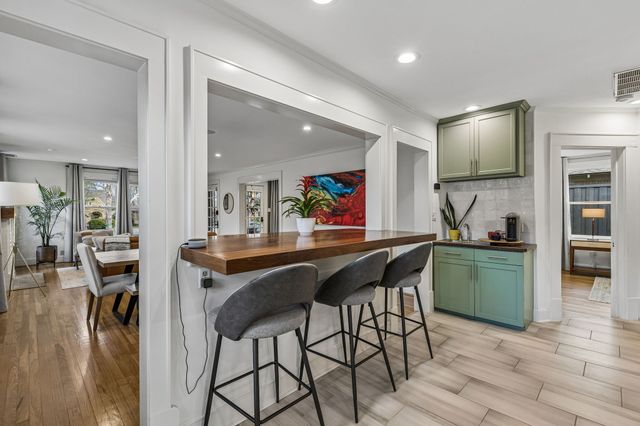 1419 S Montreal Avenue, Dallas, TX 75208