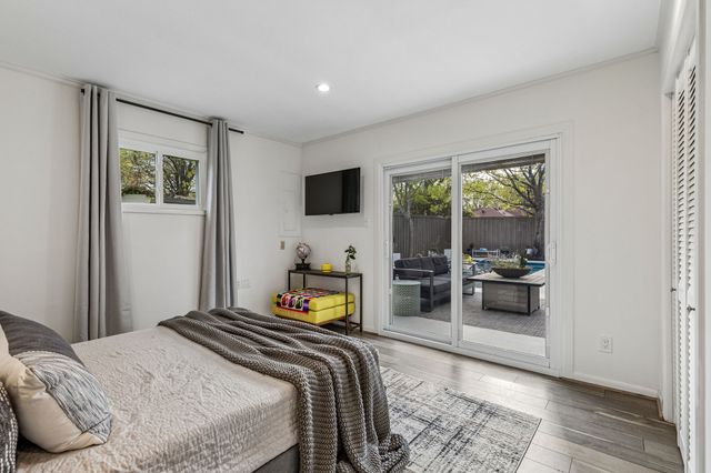 1419 S Montreal Avenue, Dallas, TX 75208