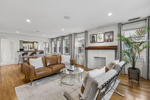 1419 S Montreal Avenue, Dallas, TX 75208