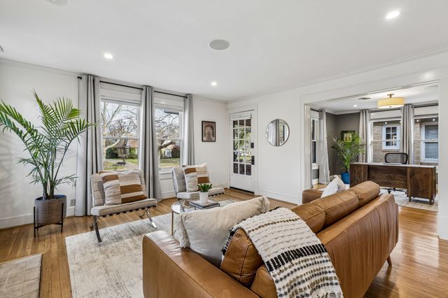 1419 S Montreal Avenue, Dallas, TX 75208