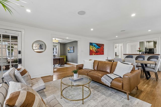 1419 S Montreal Avenue, Dallas, TX 75208