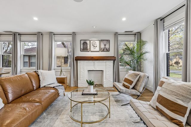 1419 S Montreal Avenue, Dallas, TX 75208