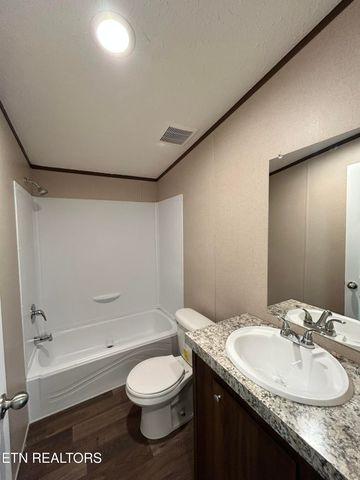 4821 Guinn Rd, Knoxville, TN 37931