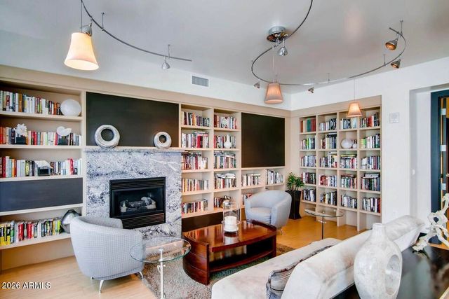 140 E RIO SALADO Parkway 610, Tempe, AZ 85281