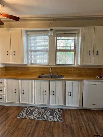 328 S Mockingbird Ln, Tyler, TX 75701