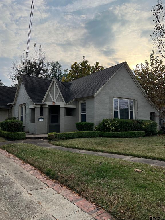 328 S Mockingbird Ln, Tyler, TX 75701