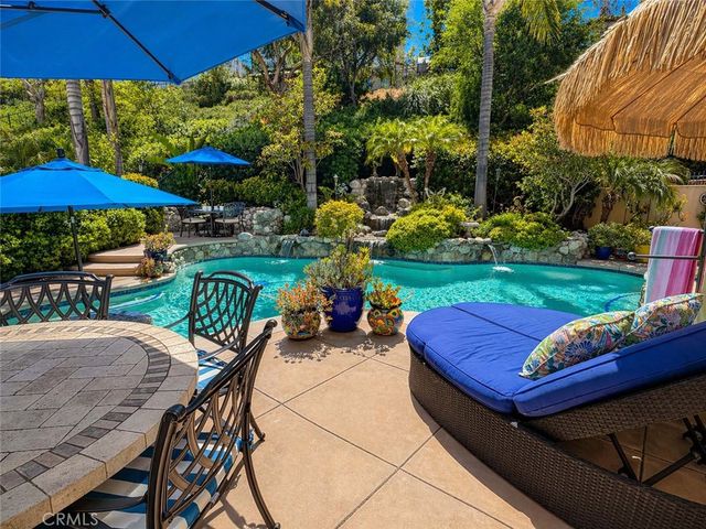 24608 Garland, Valencia, CA 91355