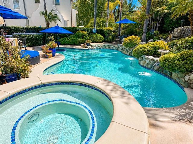 24608 Garland, Valencia, CA 91355