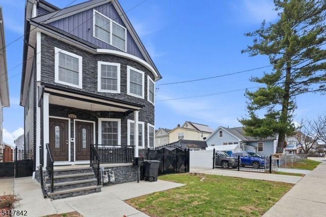 909 Monroe Ave, Elizabeth City, NJ 07201