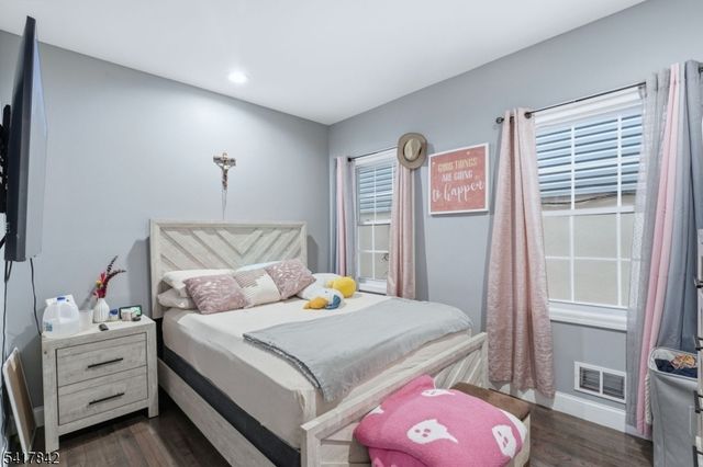 909 Monroe Ave, Elizabeth City, NJ 07201