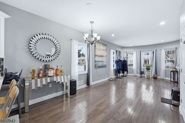 909 Monroe Ave, Elizabeth City, NJ 07201