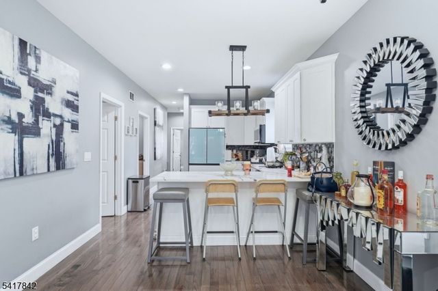 909 Monroe Ave, Elizabeth City, NJ 07201