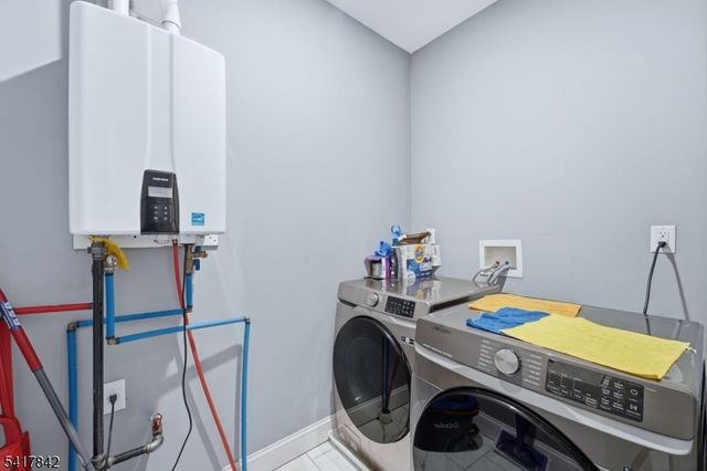 909 Monroe Ave, Elizabeth City, NJ 07201