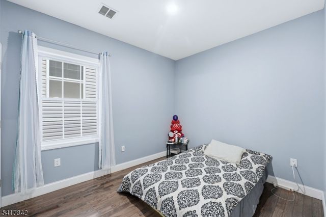 909 Monroe Ave, Elizabeth City, NJ 07201