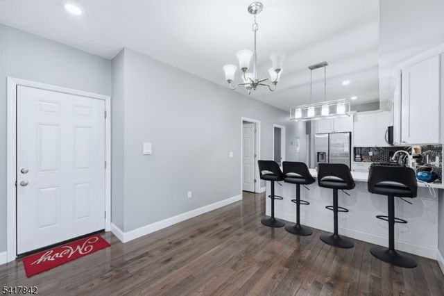 909 Monroe Ave, Elizabeth City, NJ 07201