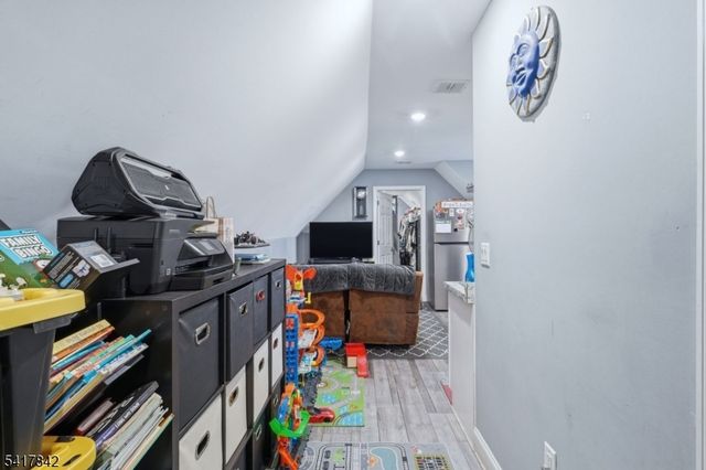 909 Monroe Ave, Elizabeth City, NJ 07201