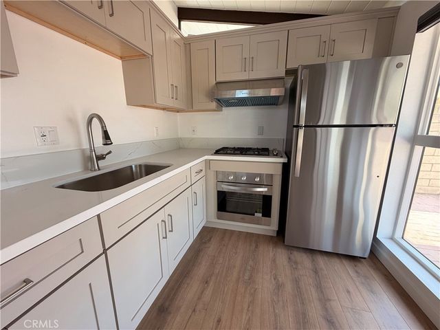 3035 A Lees, Long Beach, CA 90808
