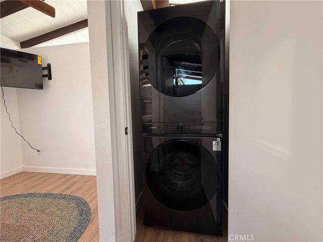 3035 A Lees, Long Beach, CA 90808