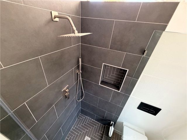 3035 A Lees, Long Beach, CA 90808