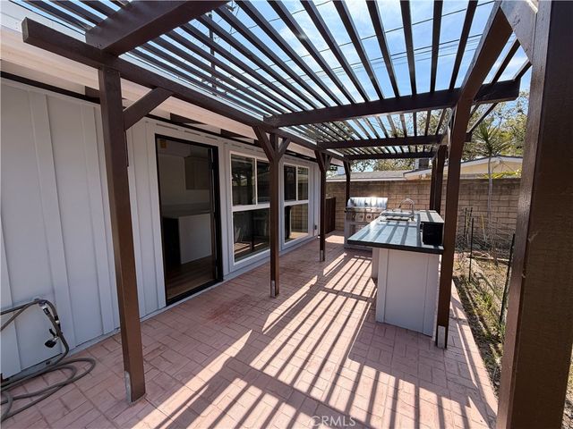 3035 A Lees, Long Beach, CA 90808