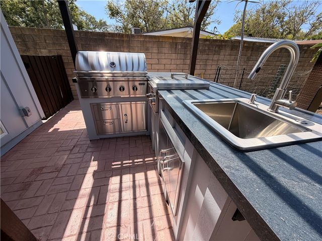3035 A Lees, Long Beach, CA 90808