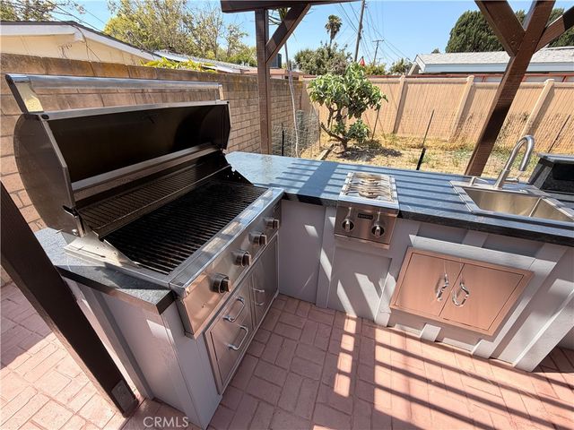 3035 A Lees, Long Beach, CA 90808
