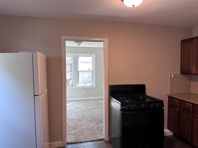 808 E 46th ST B, Austin, TX 78751