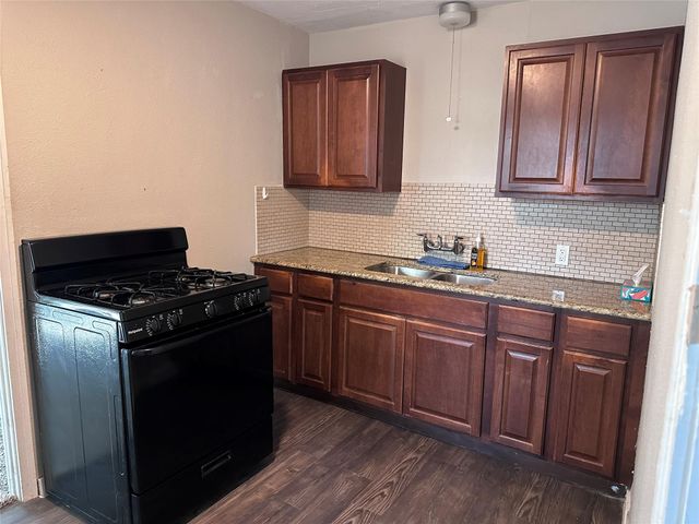 808 E 46th ST B, Austin, TX 78751