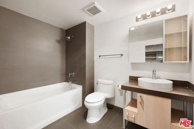 1234 Wilshire Boulevard 204, Los Angeles, CA 90017