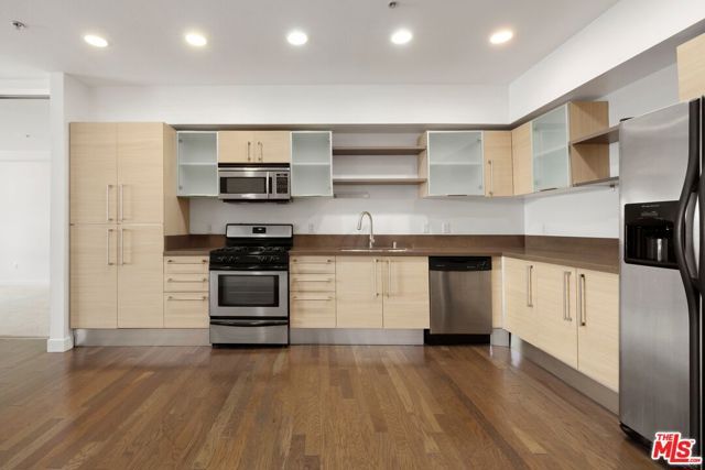 1234 Wilshire Boulevard 204, Los Angeles, CA 90017