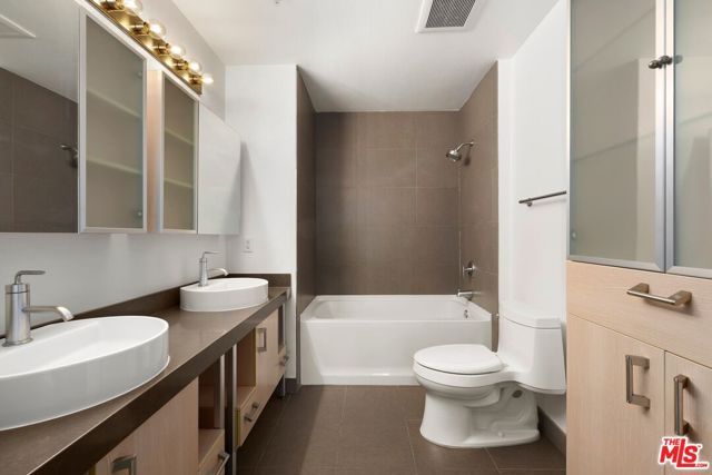 1234 Wilshire Boulevard 204, Los Angeles, CA 90017