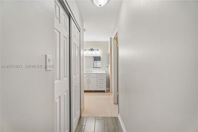 15840 SW 85th St, Miami, FL 33193