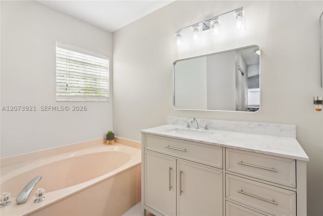 15840 SW 85th St, Miami, FL 33193