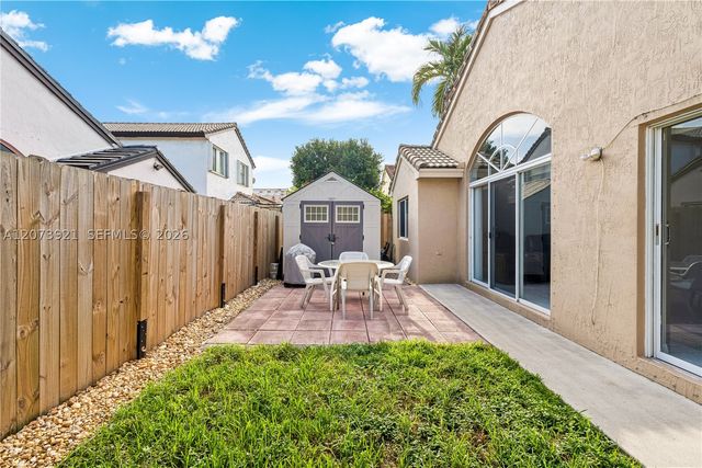 15840 SW 85th St, Miami, FL 33193