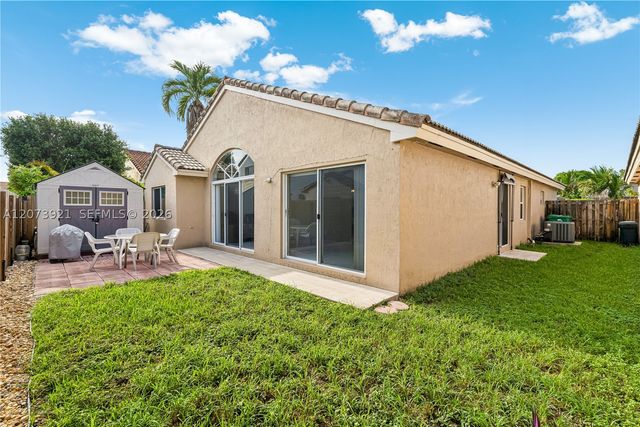 15840 SW 85th St, Miami, FL 33193
