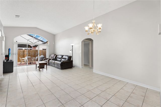 15840 SW 85th St, Miami, FL 33193