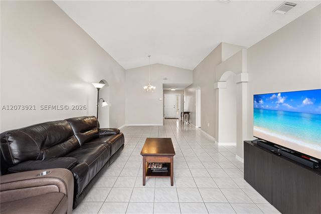 15840 SW 85th St, Miami, FL 33193