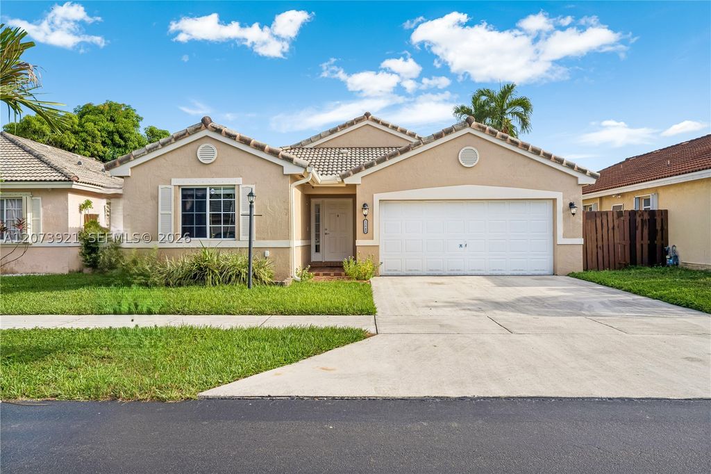 15840 SW 85th St, Miami, FL 33193