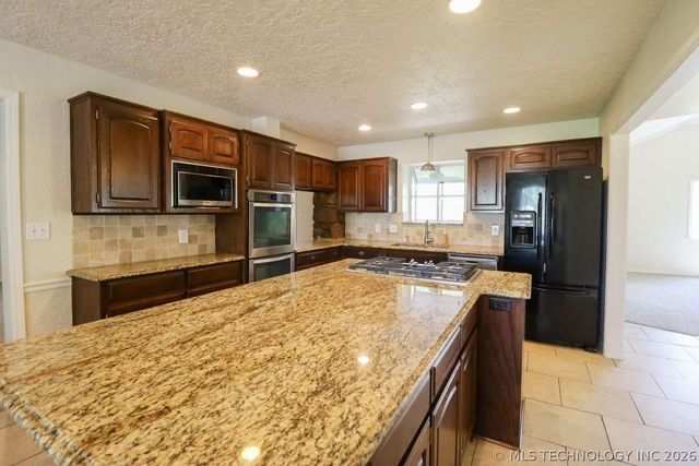 19110 E 97th Street, Broken Arrow, OK 74012