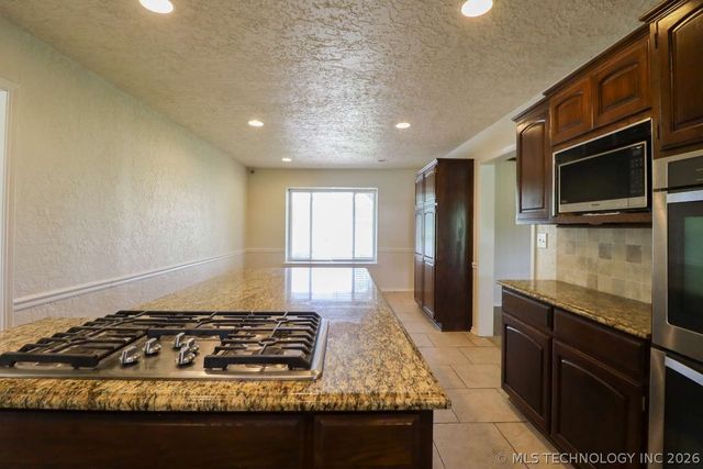 19110 E 97th Street, Broken Arrow, OK 74012